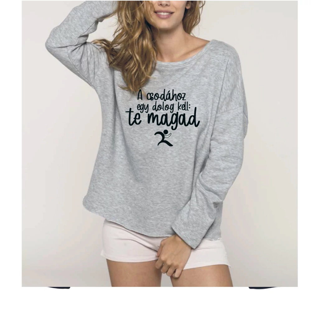laza szabású (oversized) pulcsi
